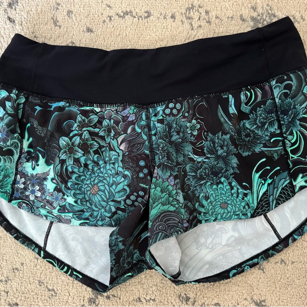 Lululemon Floral Speed Up Short 2.5”